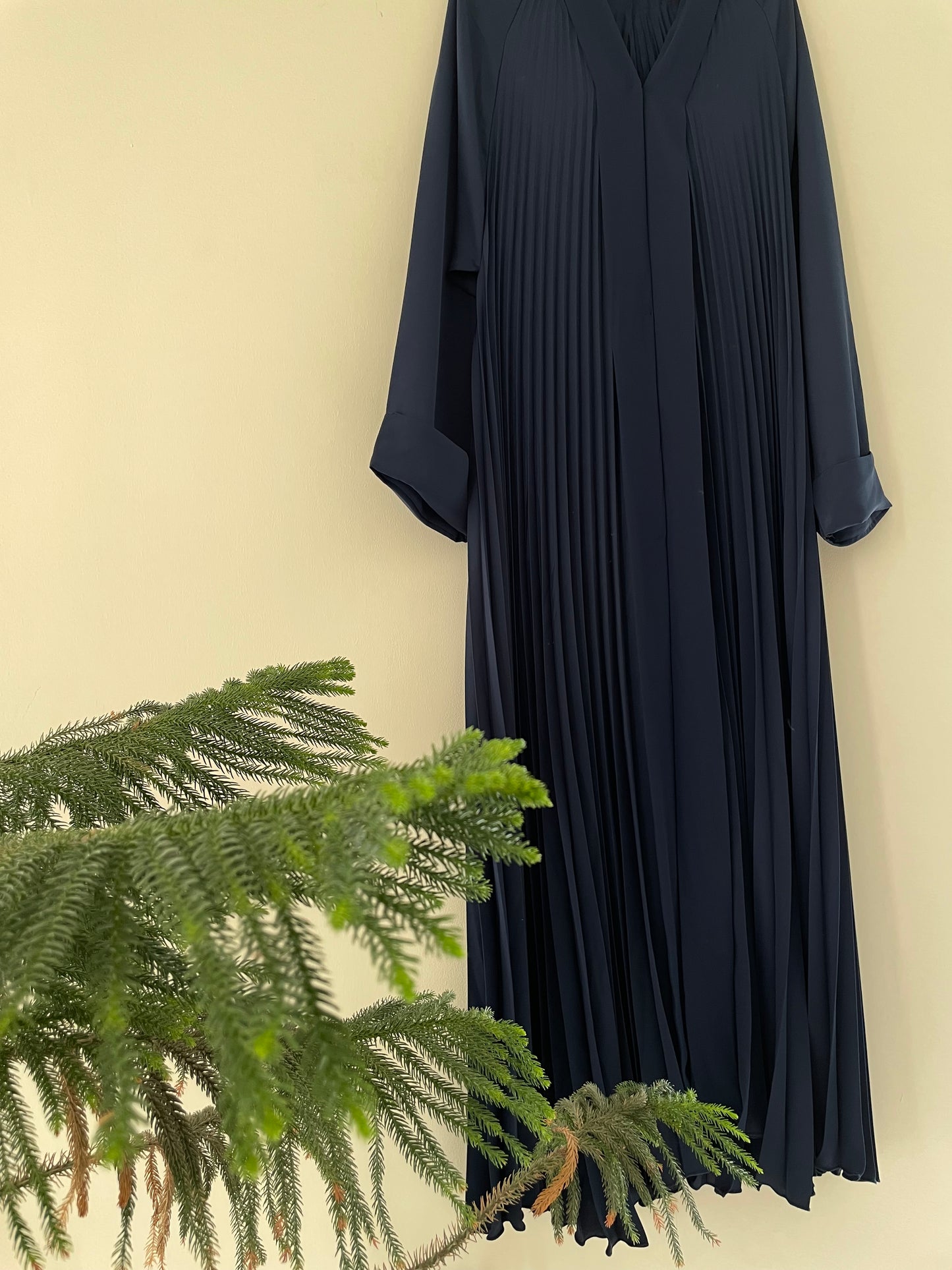 Luxury Blue Pleated Abaya